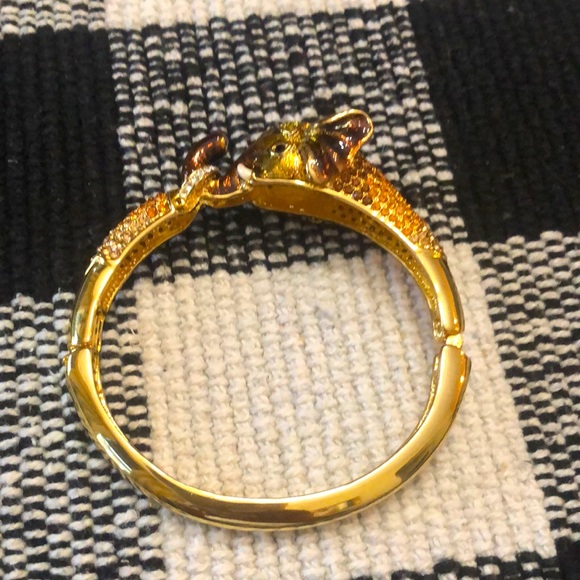 Elephant Bangle Bracelet. NWOT - Picture 5 of 9